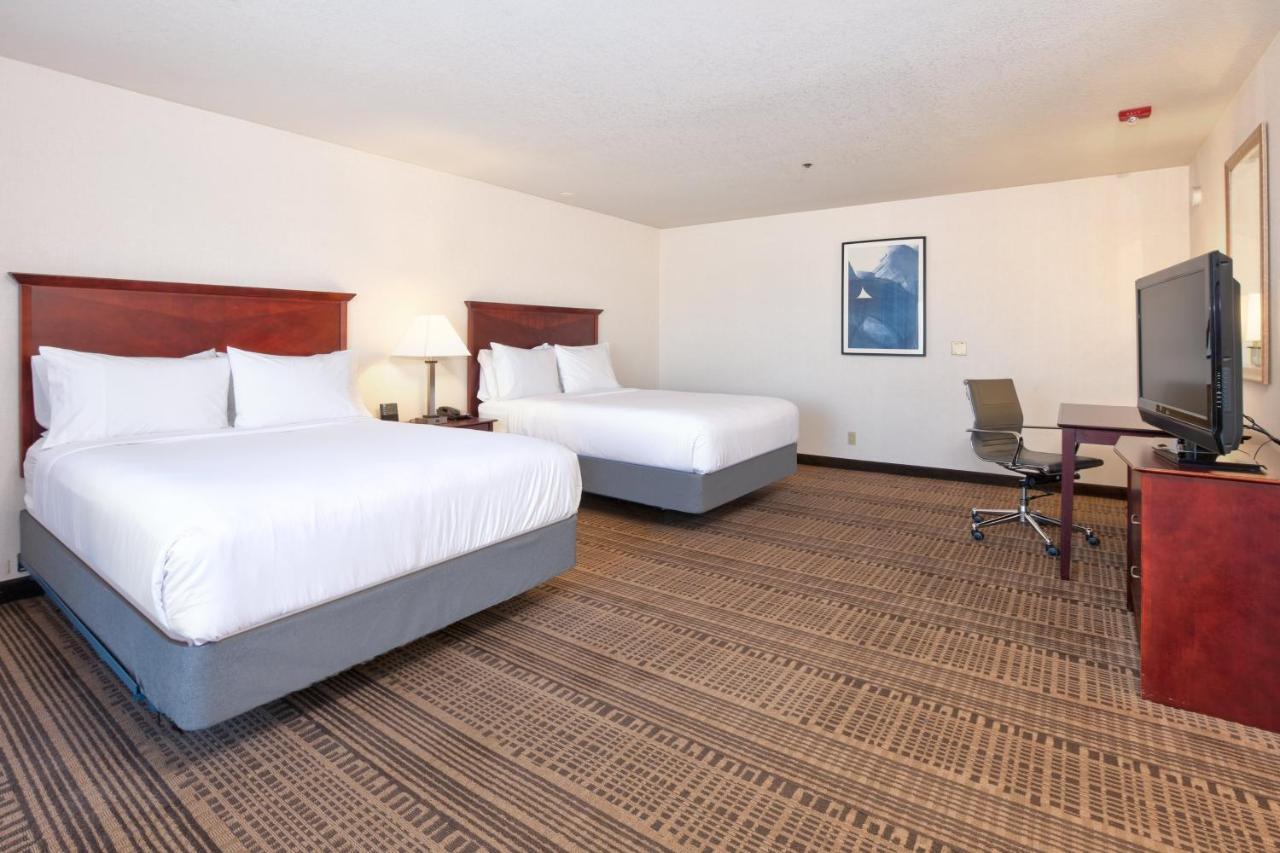 Holiday Inn & Suites Santa Maria By Ihg Exterior photo