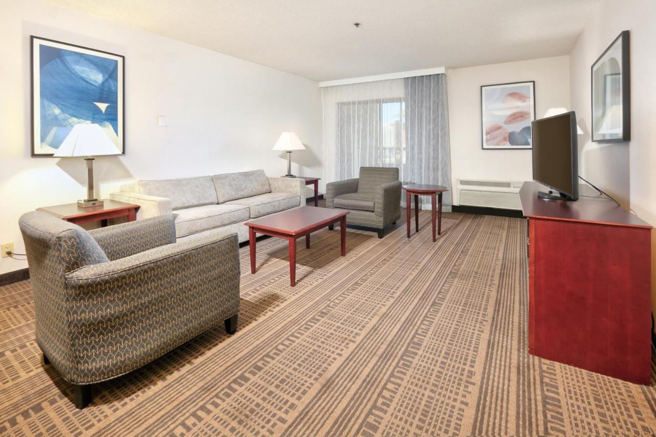 Holiday Inn & Suites Santa Maria By Ihg Exterior photo