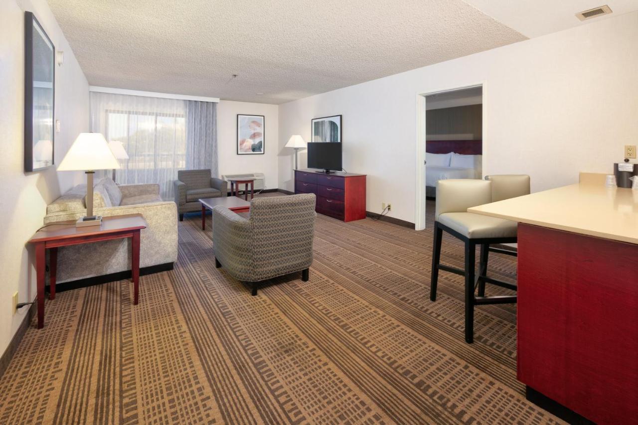 Holiday Inn & Suites Santa Maria By Ihg Exterior photo