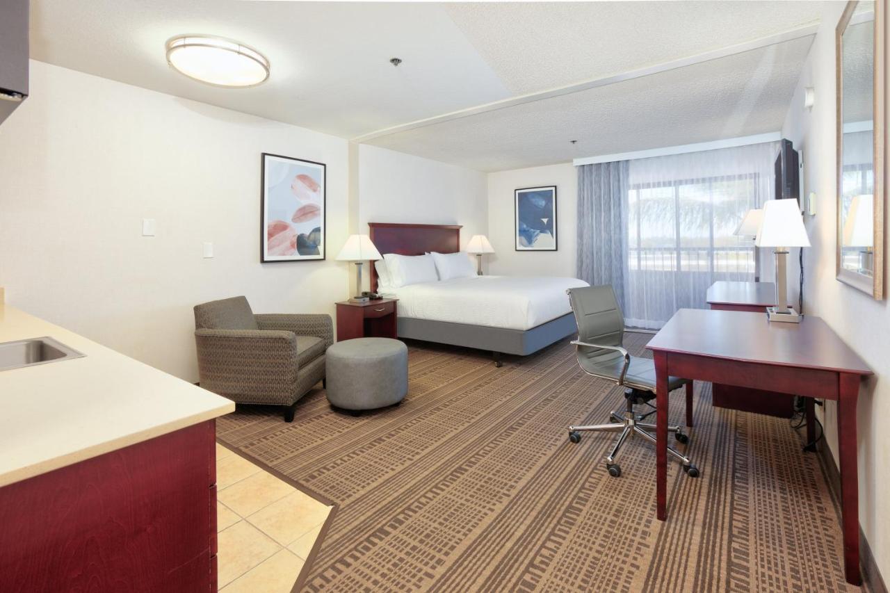 Holiday Inn & Suites Santa Maria By Ihg Exterior photo