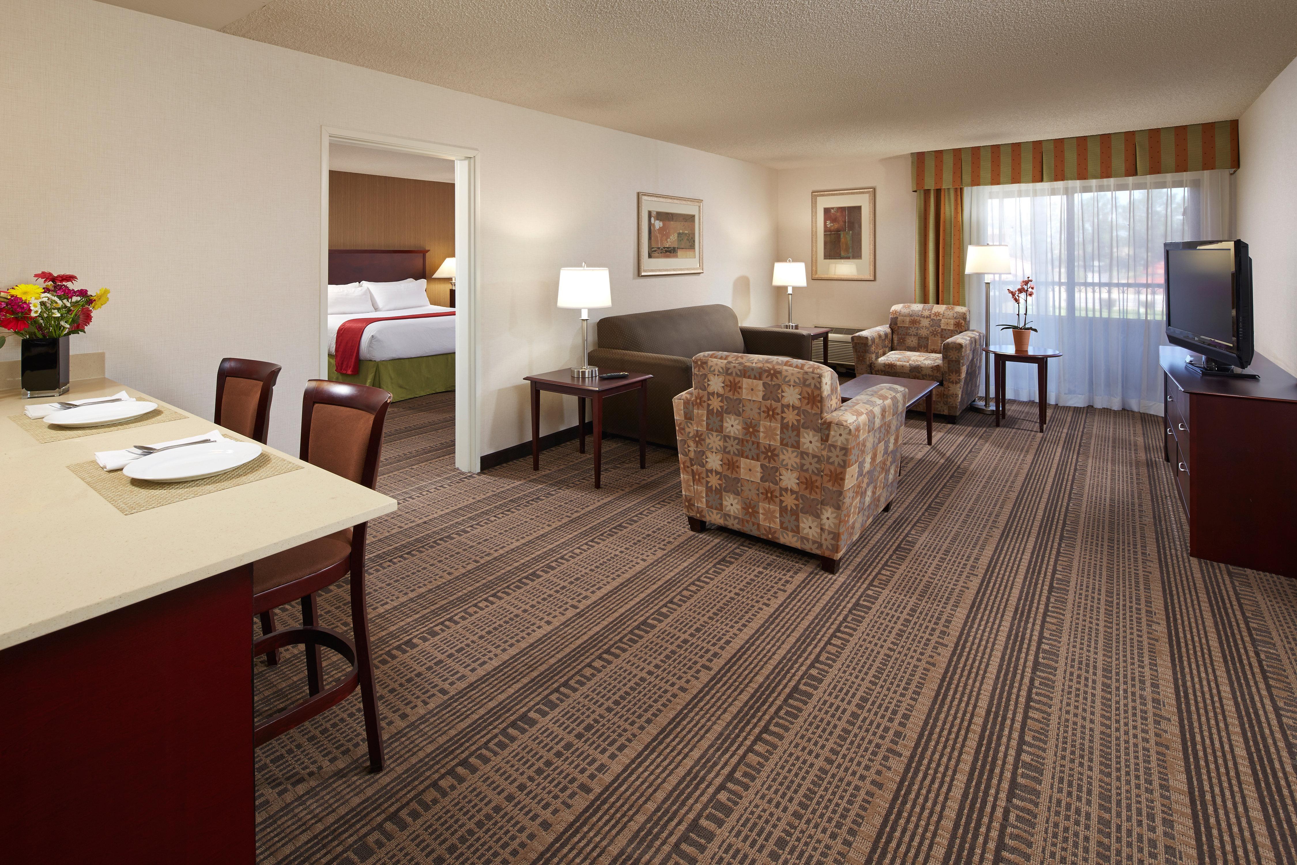 Holiday Inn & Suites Santa Maria By Ihg Exterior photo